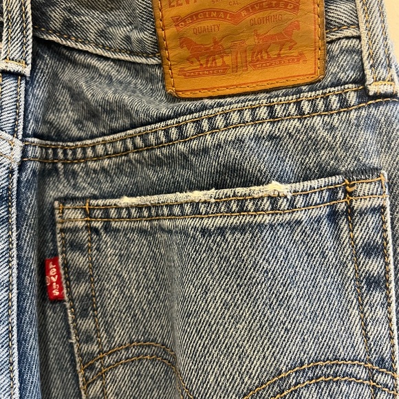 Levi Straight Leg Denim Jeans - Picture 3 of 8